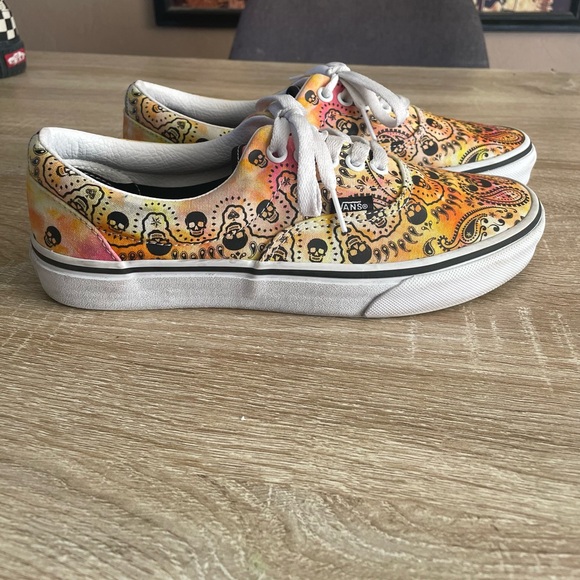 Vans Era Bandana Skull Sneaker Skate Shoe Orange Tie Dye women’s 8 men’s 6.5 - Picture 2 of 7